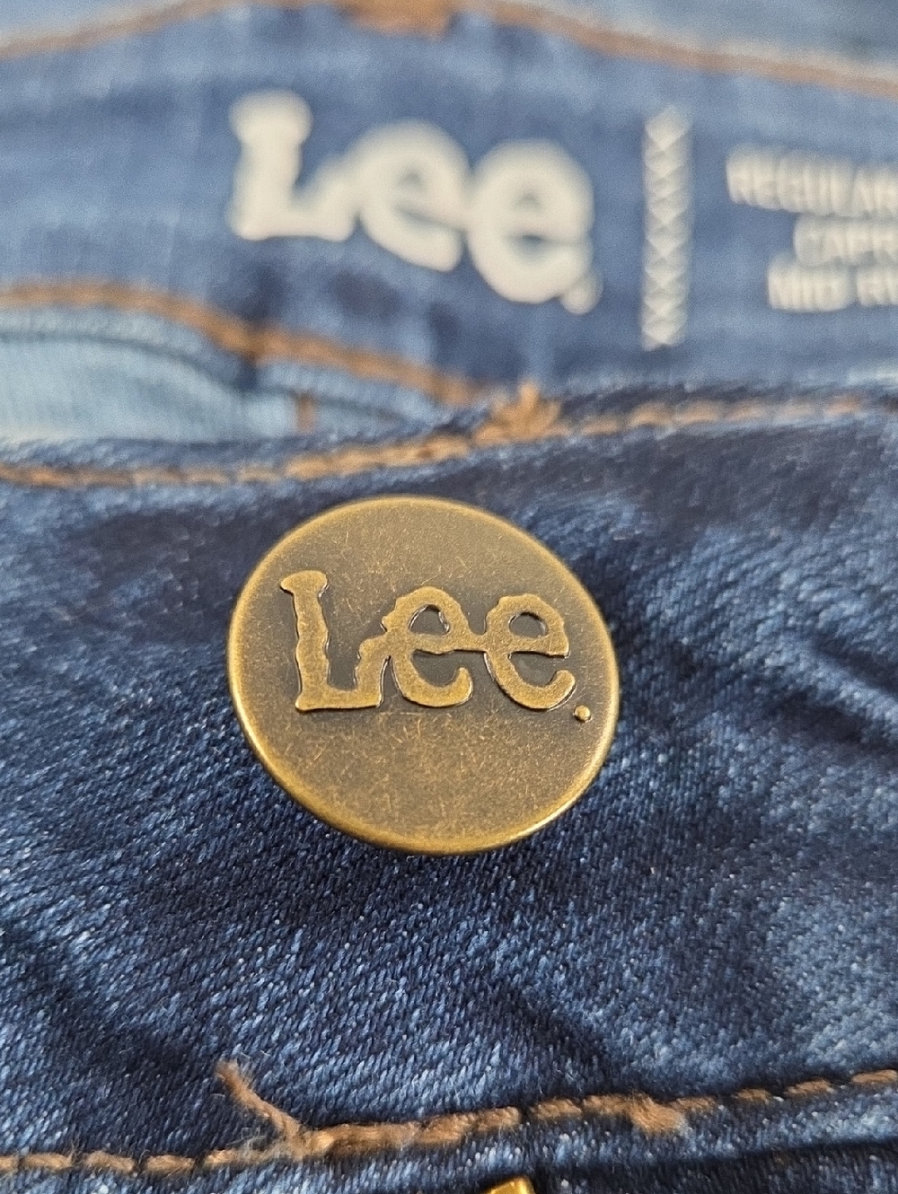 Lee Womans Midrise Regular Fit Capri STRETCH DENIM 24W NWT - Picture 14 of 16